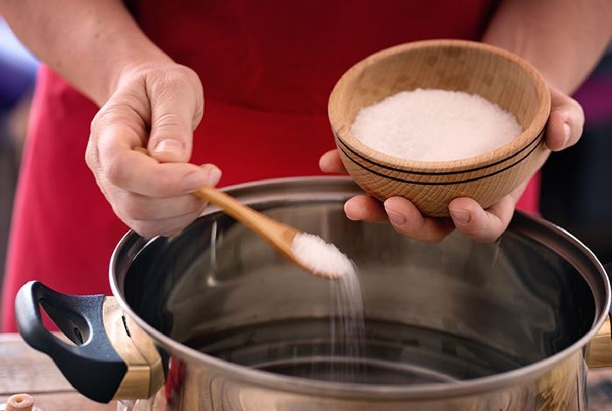 Comment déboucher un évier de cuisine efficacement ?